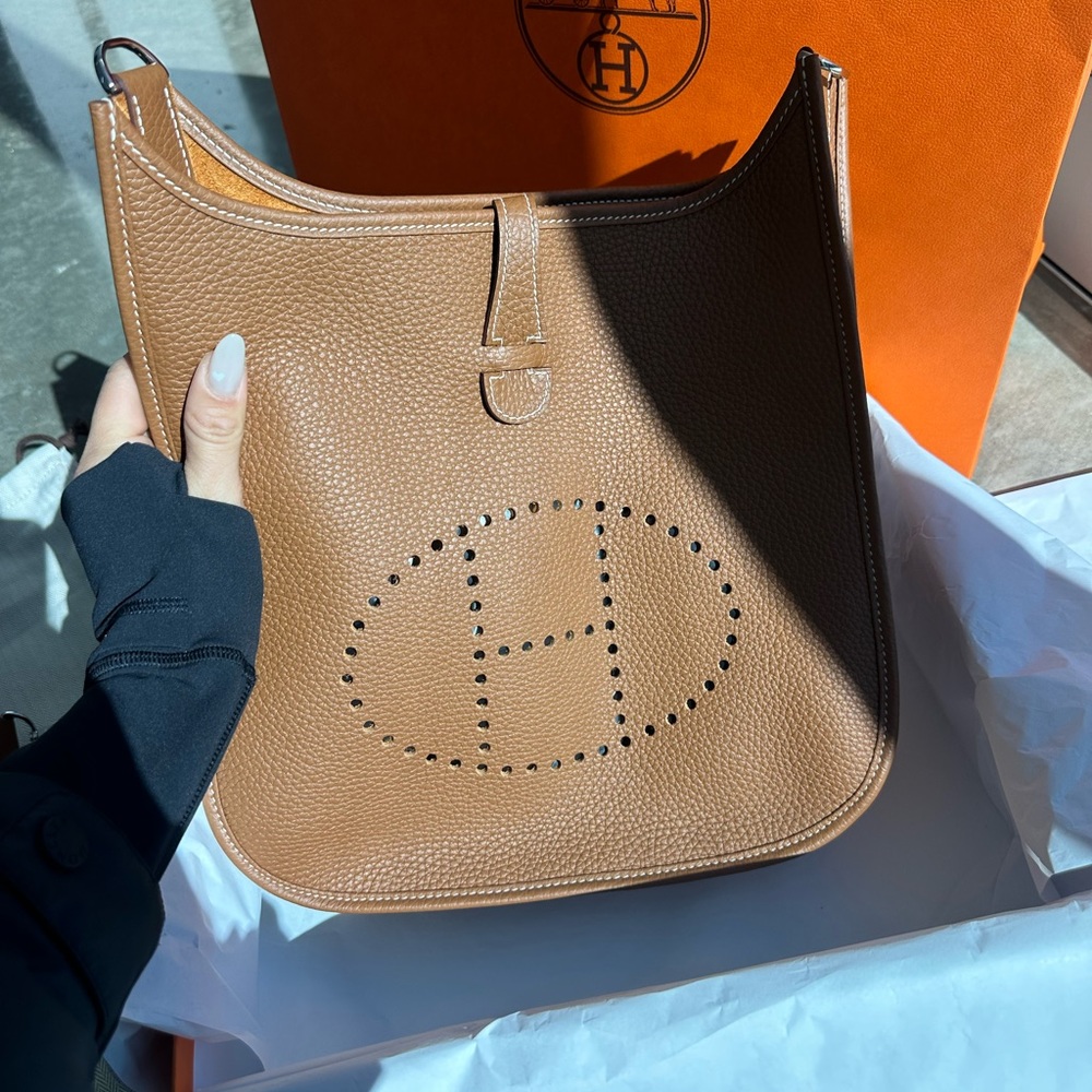Hermes Evelyne Poche III 29 Gold PM Taurillon Clemence Palladium Hardware Bag